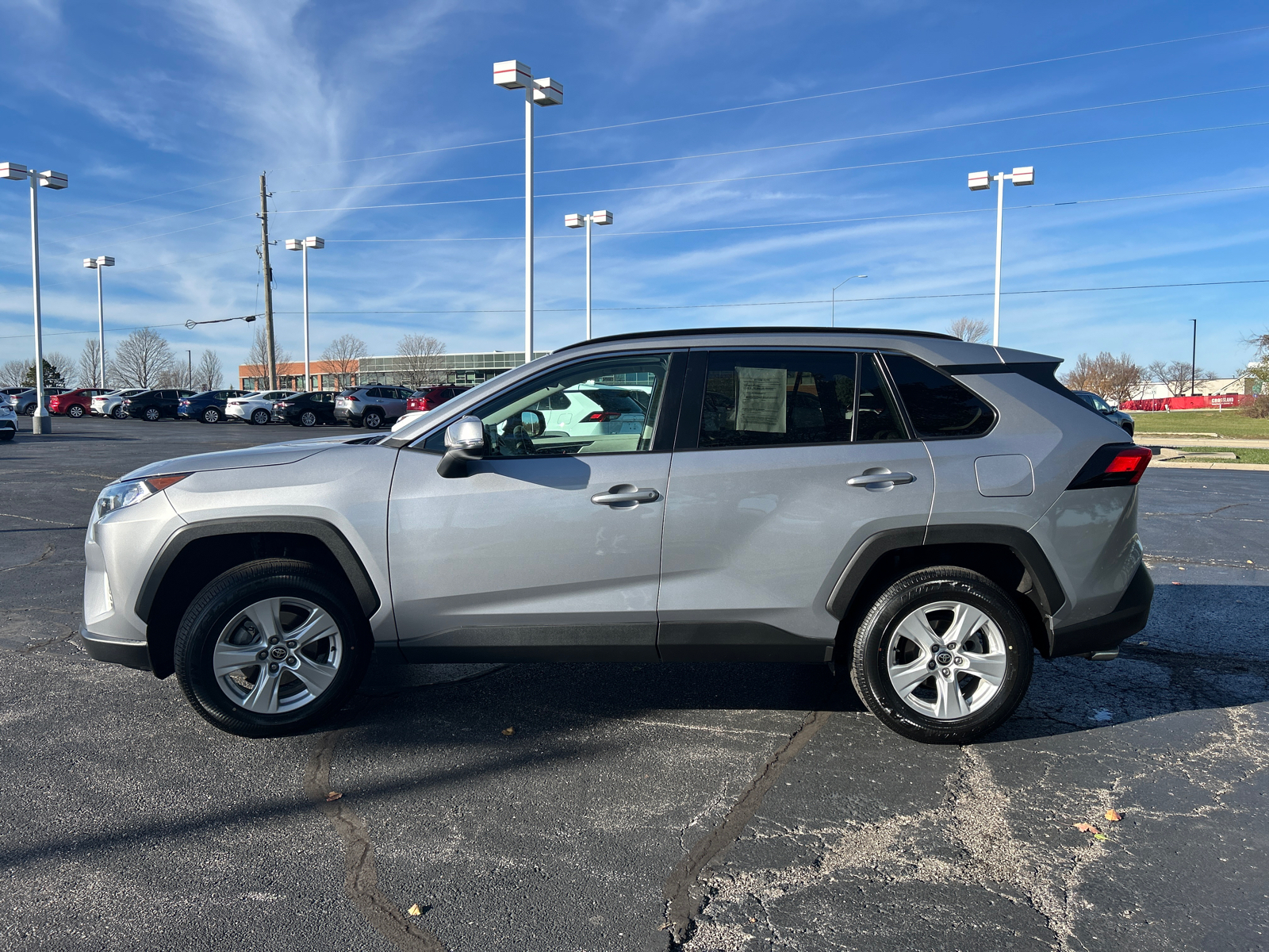 2021 Toyota RAV4 XLE 5