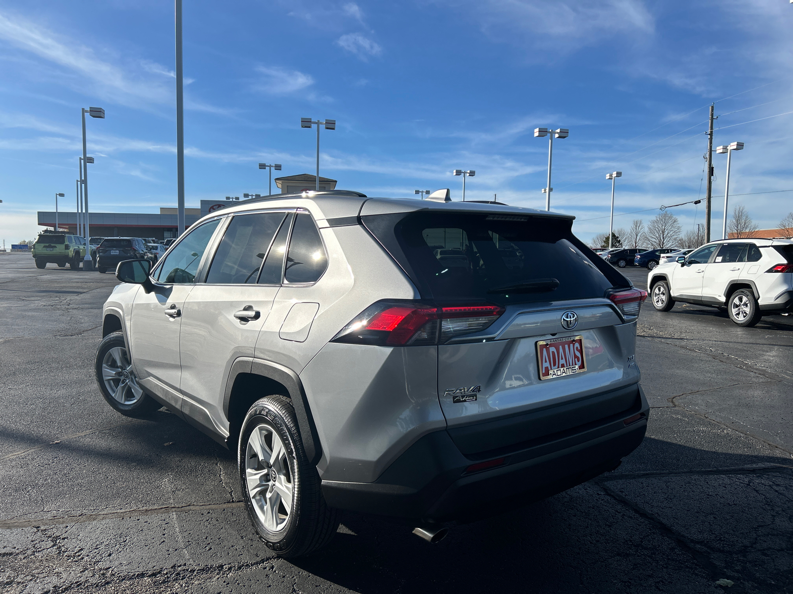 2021 Toyota RAV4 XLE 7