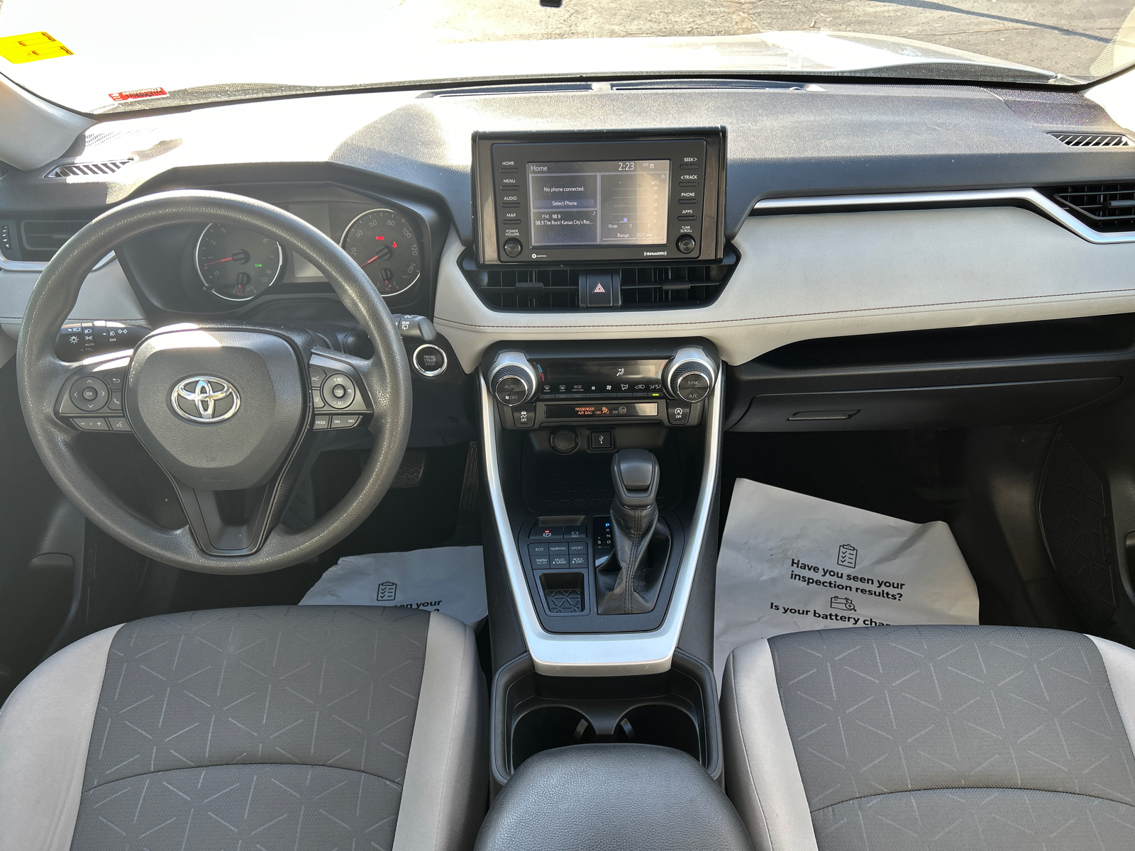 2021 Toyota RAV4 XLE 17