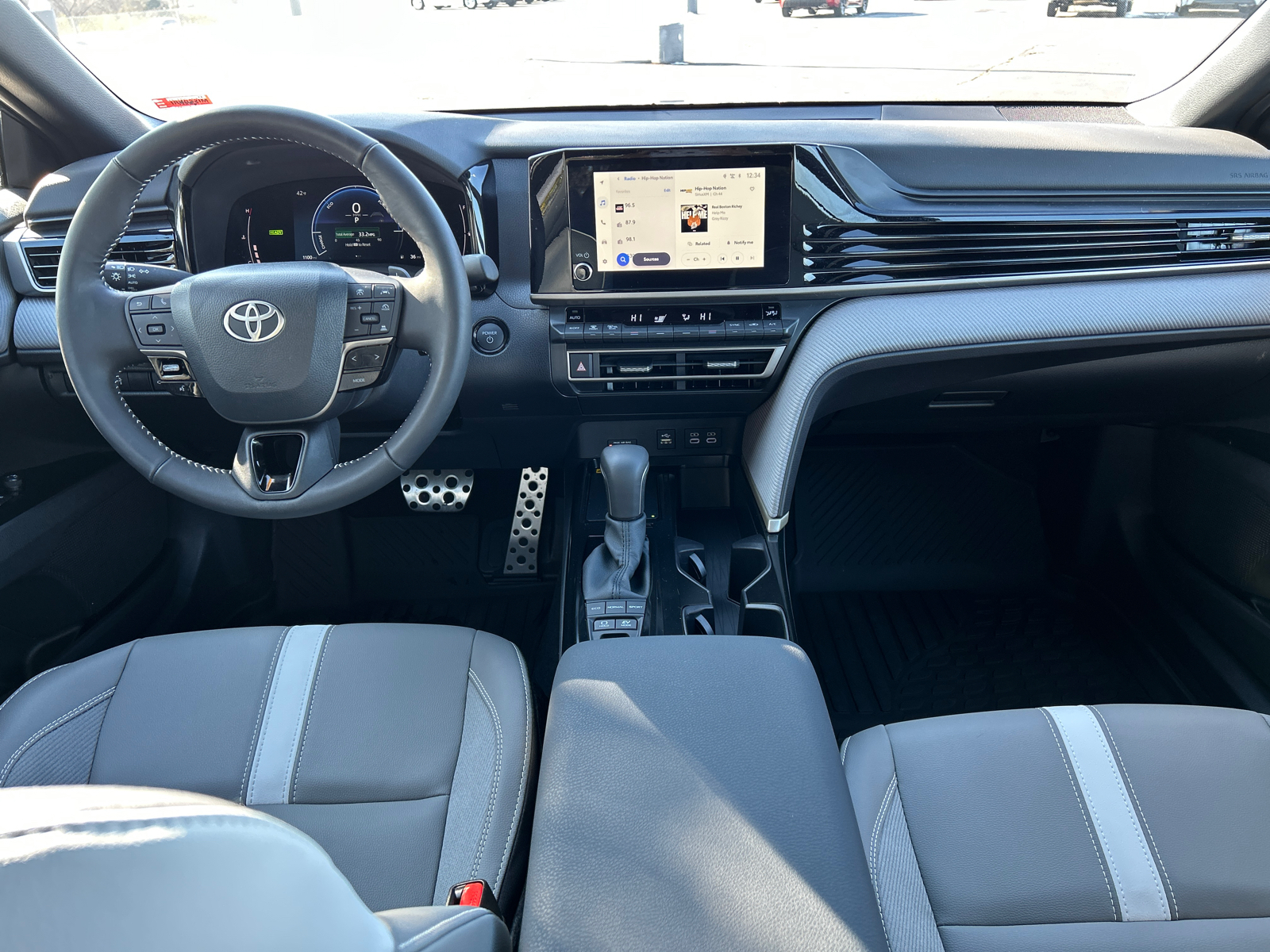 2025 Toyota Camry SE 14