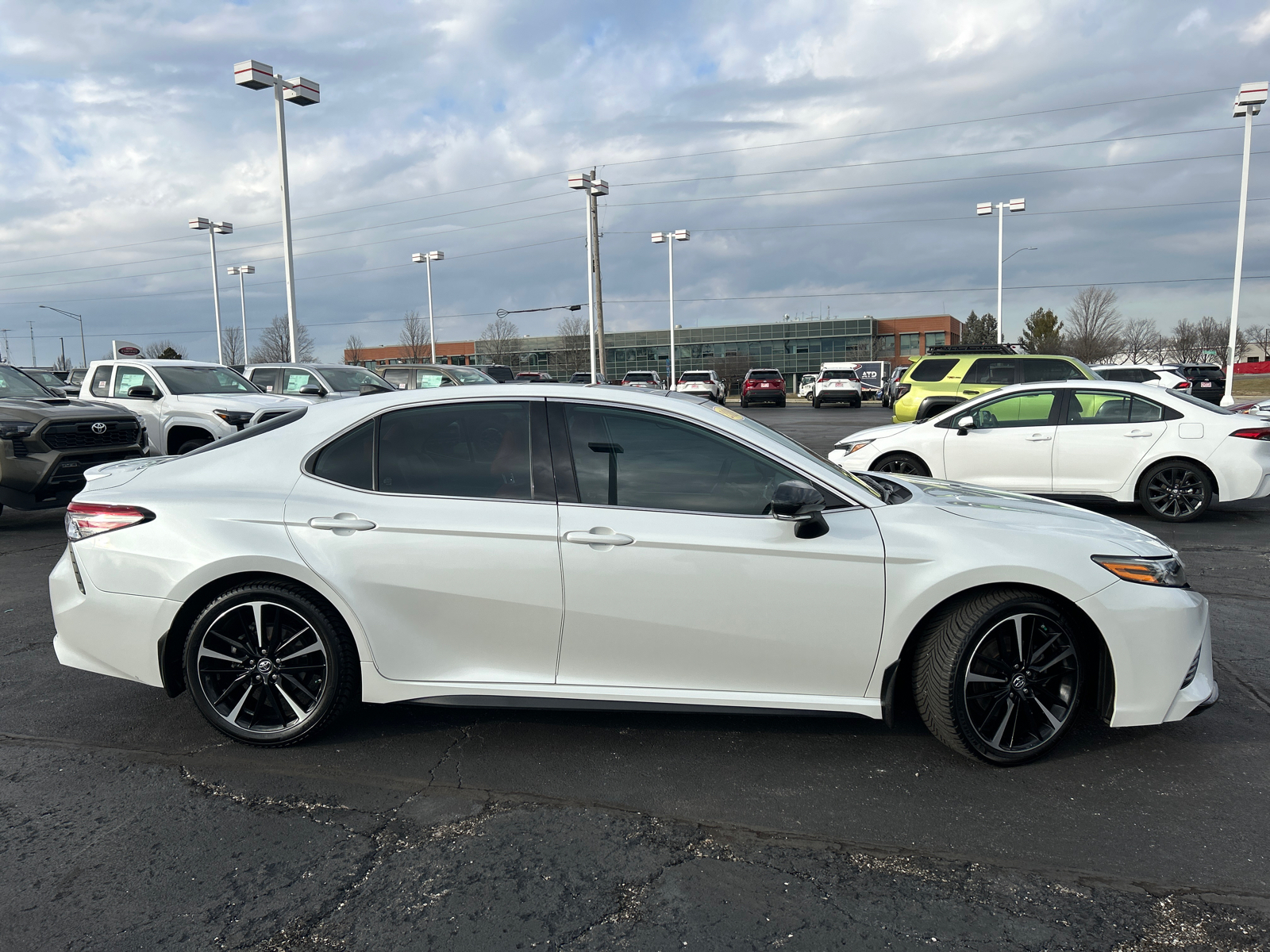 2019 Toyota Camry XSE V6 10