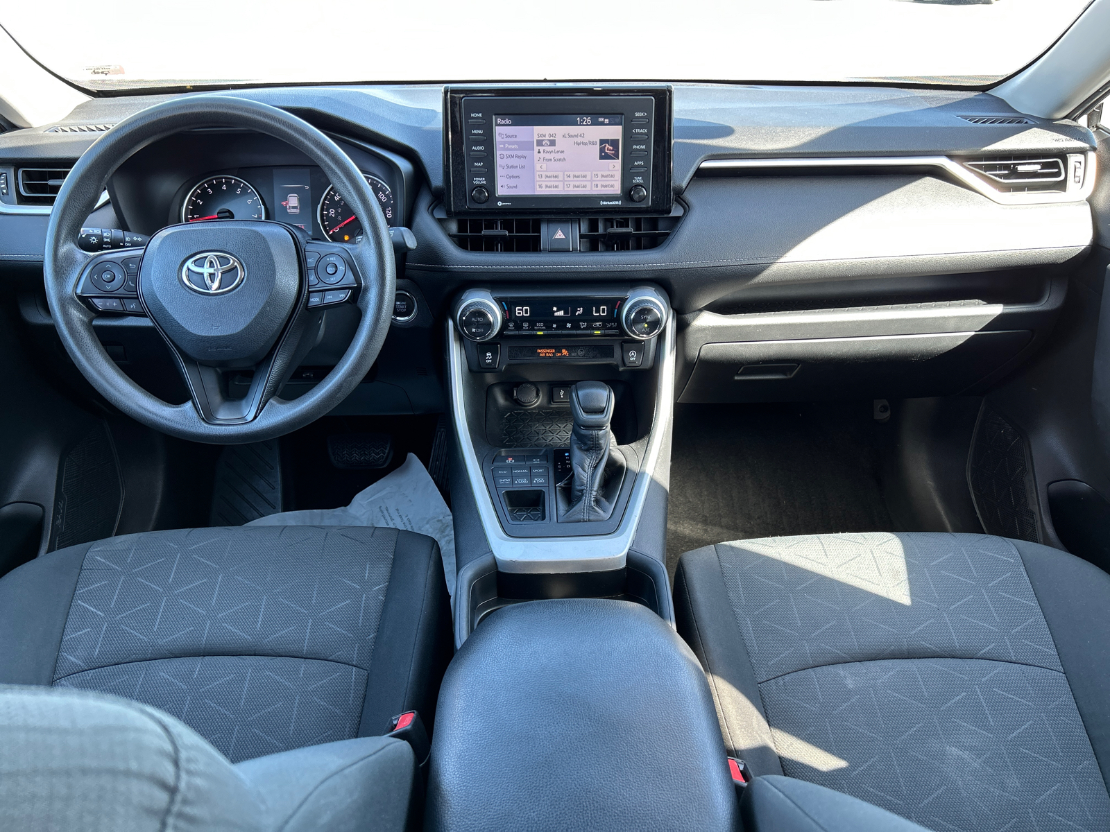 2020 Toyota RAV4 XLE 15