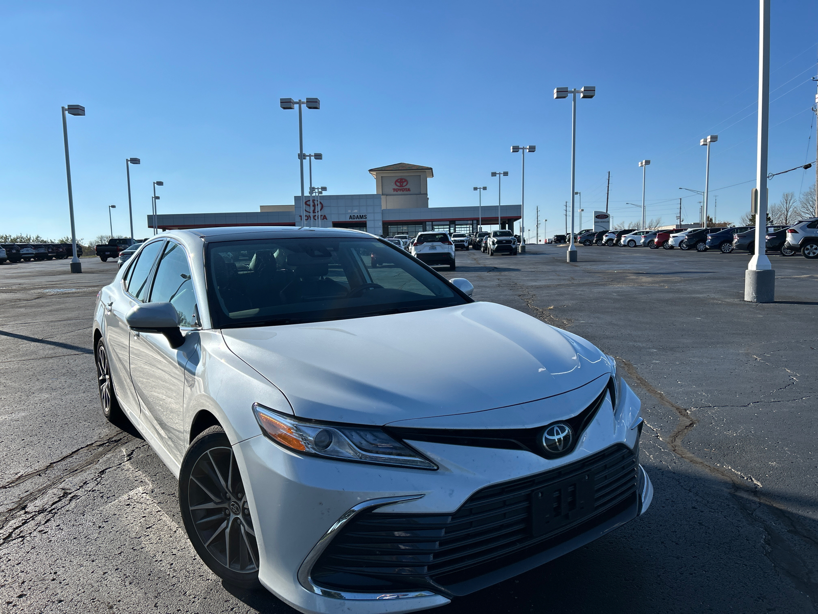 2023 Toyota Camry XLE 2