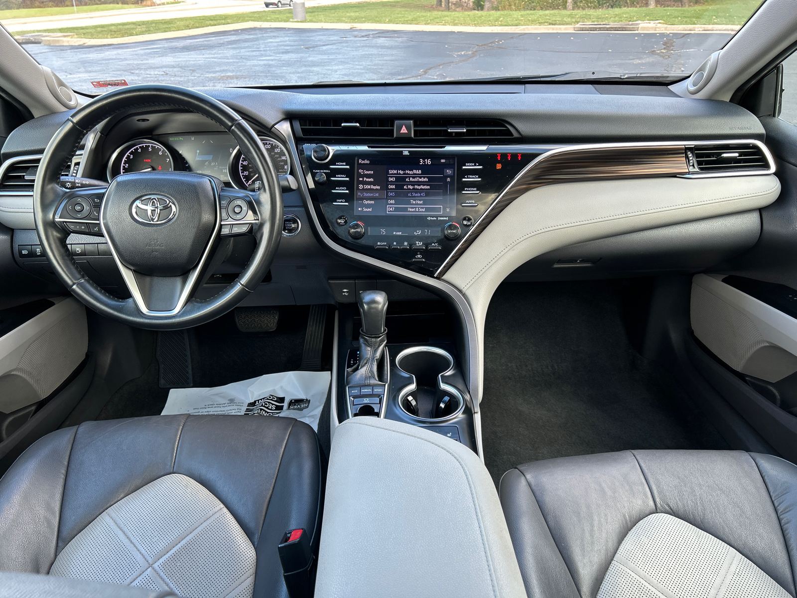 2018 Toyota Camry XLE V6 15