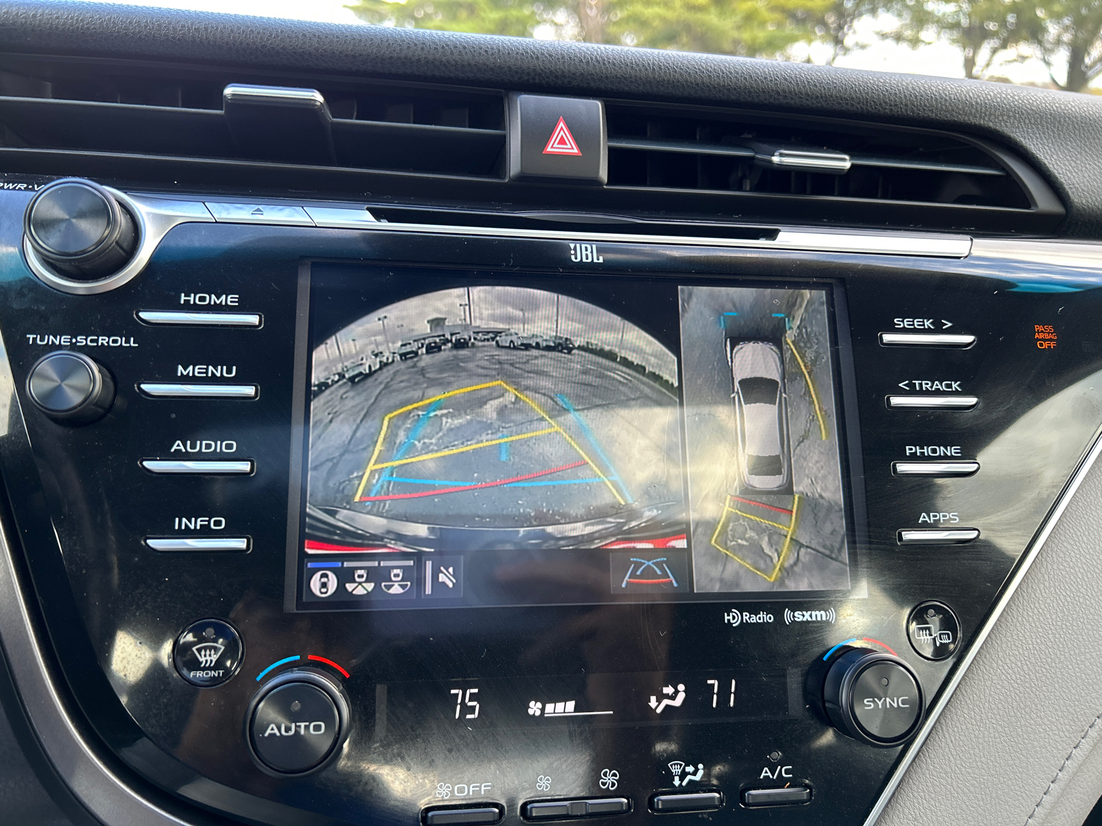 2018 Toyota Camry XLE V6 29