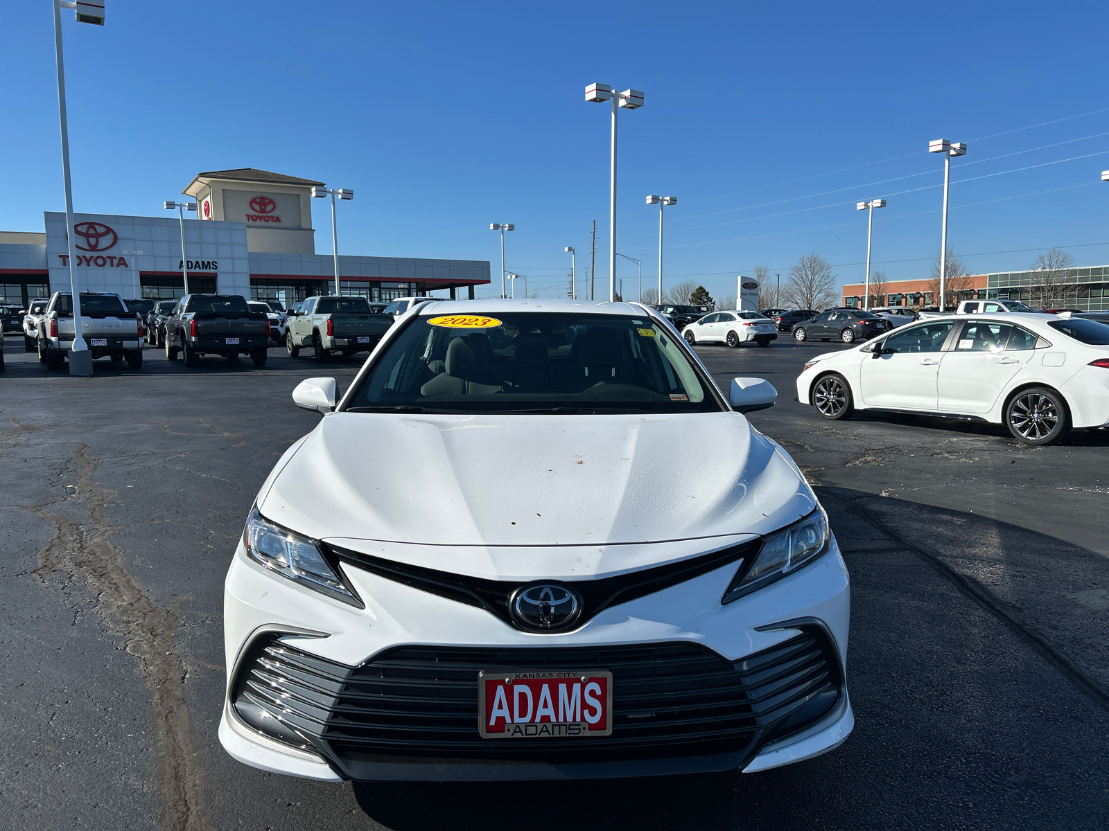 2023 Toyota Camry LE 3