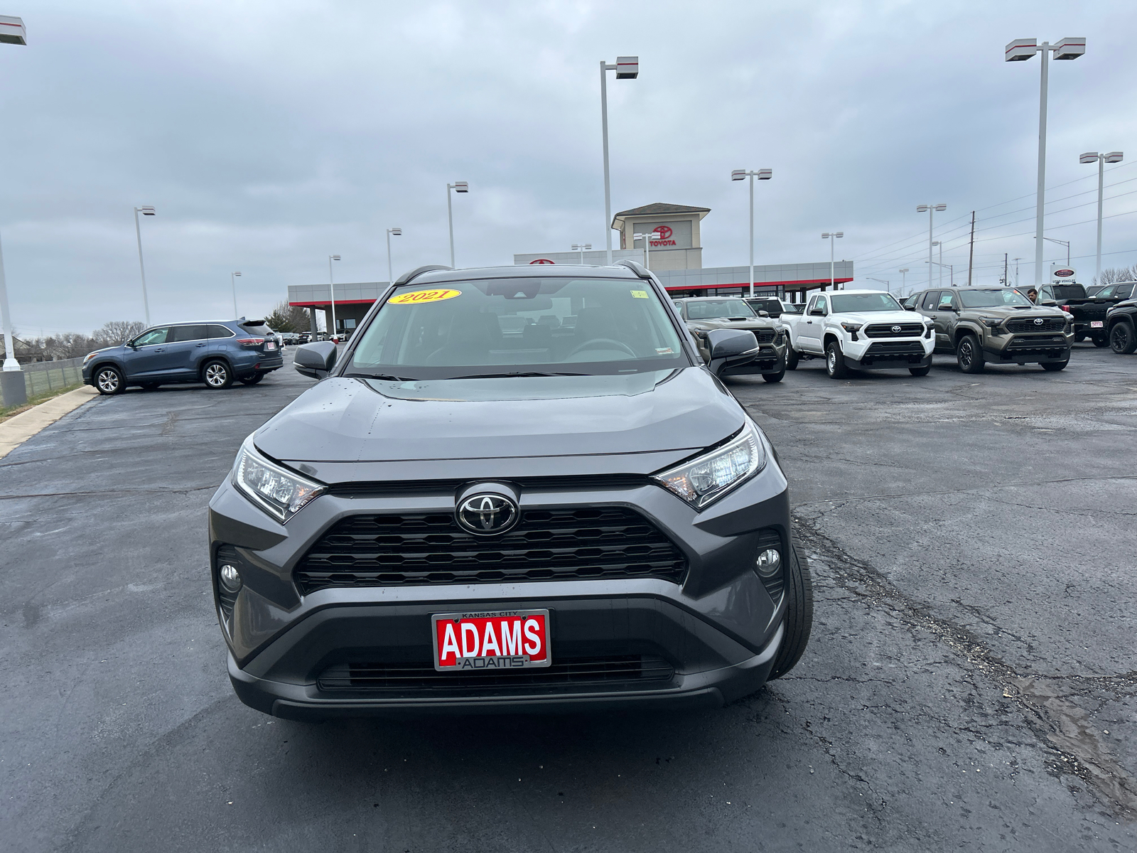 2021 Toyota RAV4 XLE Premium 3