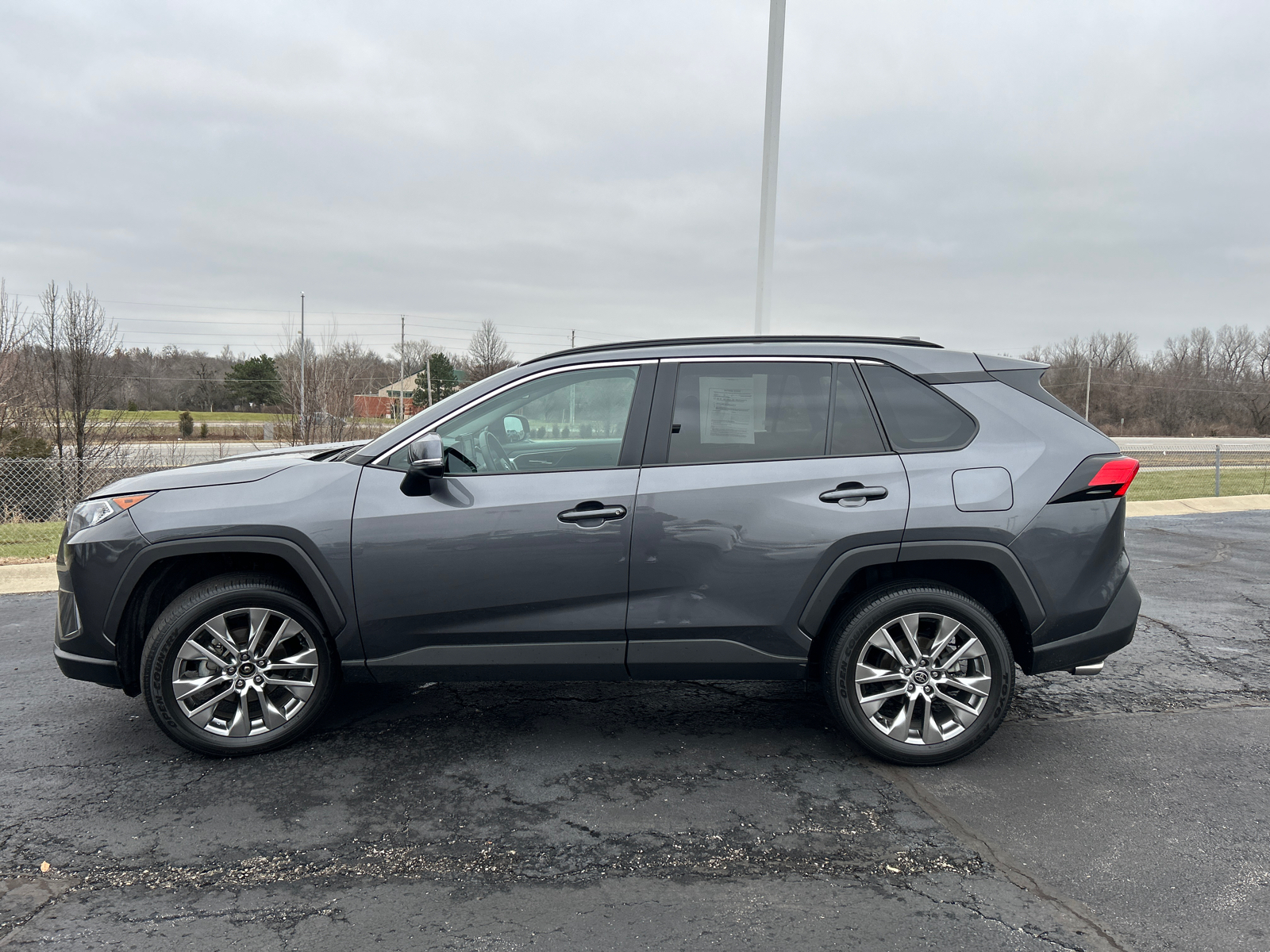 2021 Toyota RAV4 XLE Premium 5