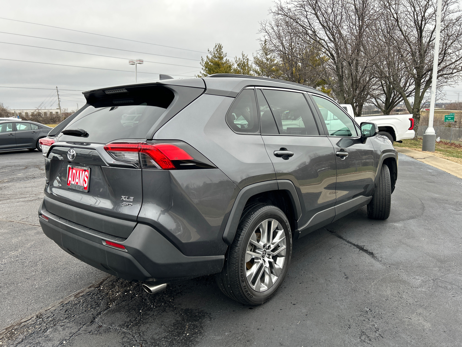 2021 Toyota RAV4 XLE Premium 9