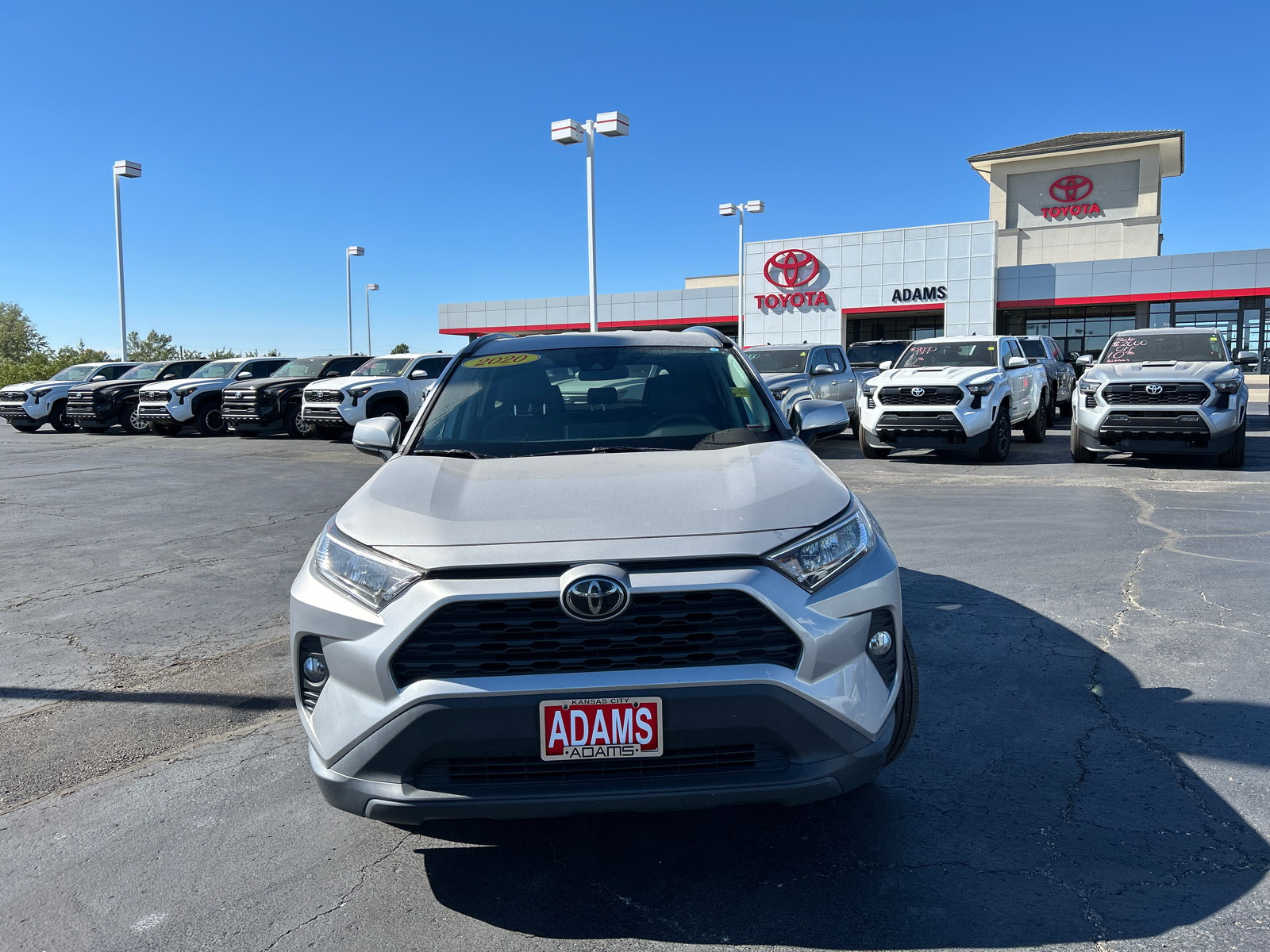 2020 Toyota RAV4 XLE 3