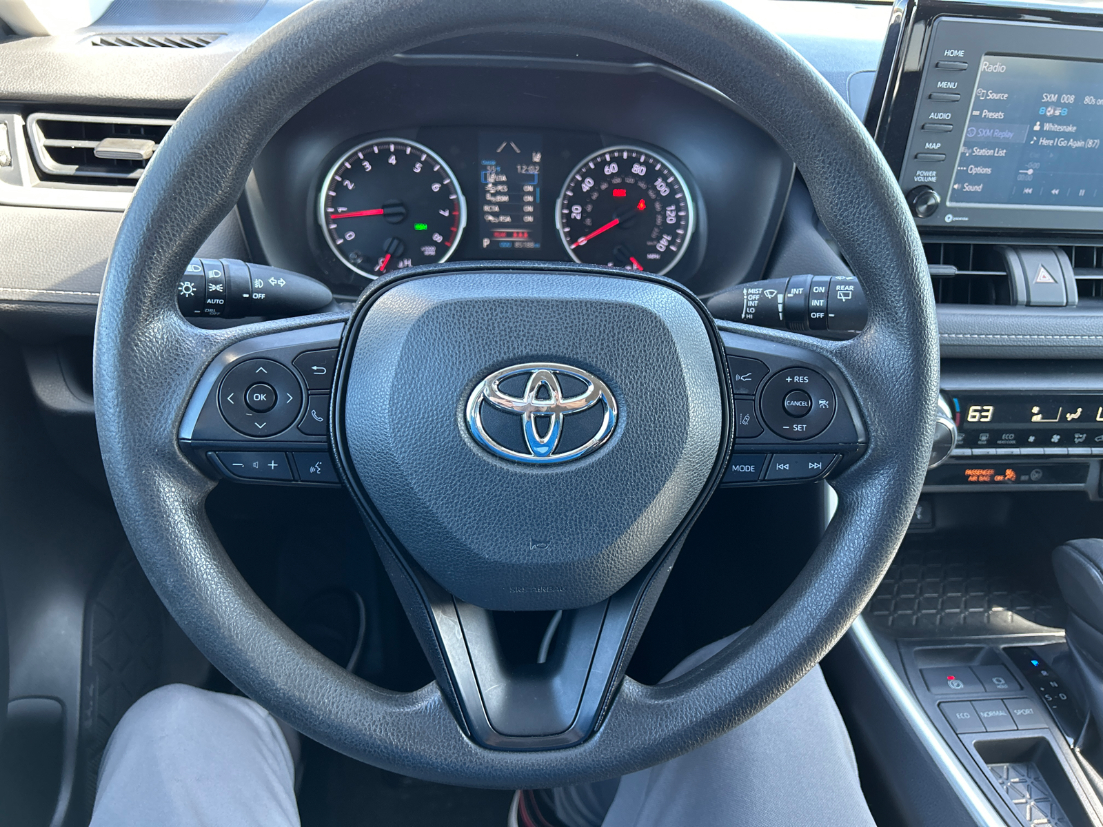 2020 Toyota RAV4 XLE 25