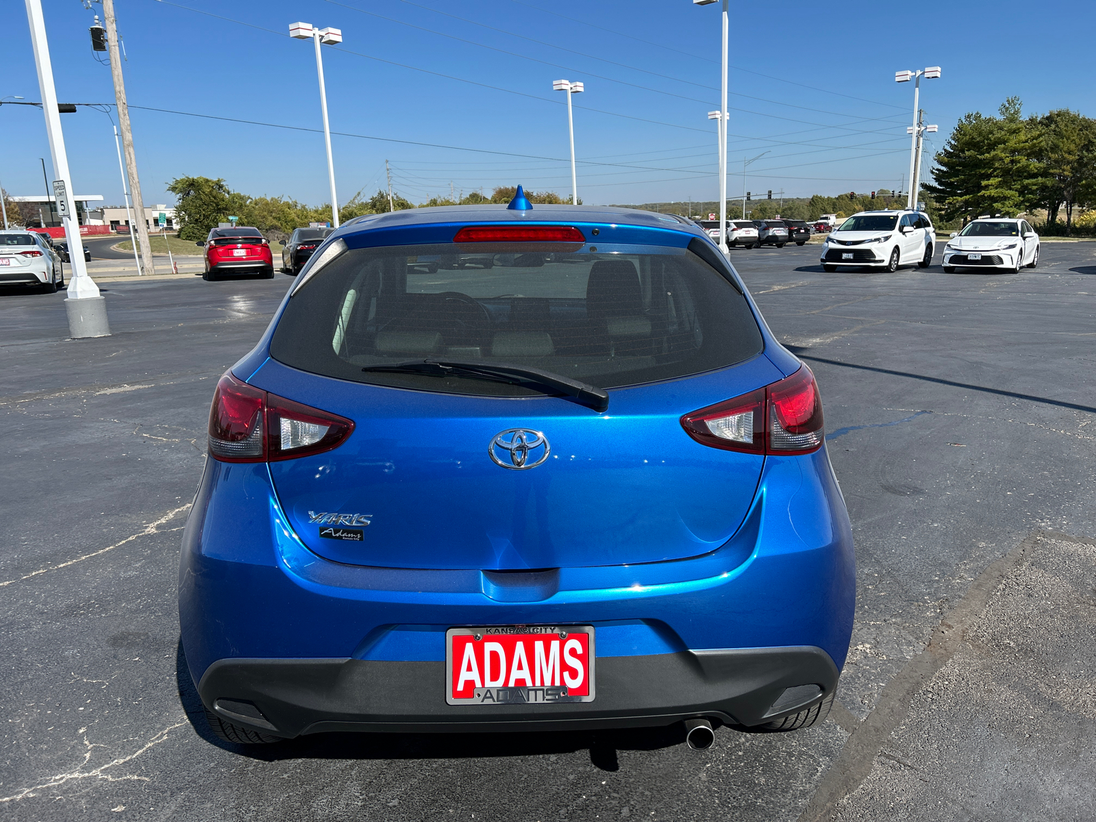 2020 Toyota Yaris Hatchback LE 8