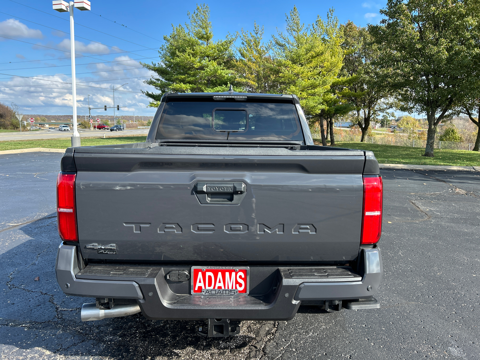 2024 Toyota Tacoma 4WD SR5 8