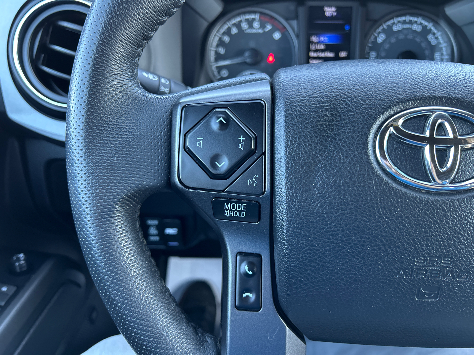 2023 Toyota Tacoma 4WD TRD Off Road 26