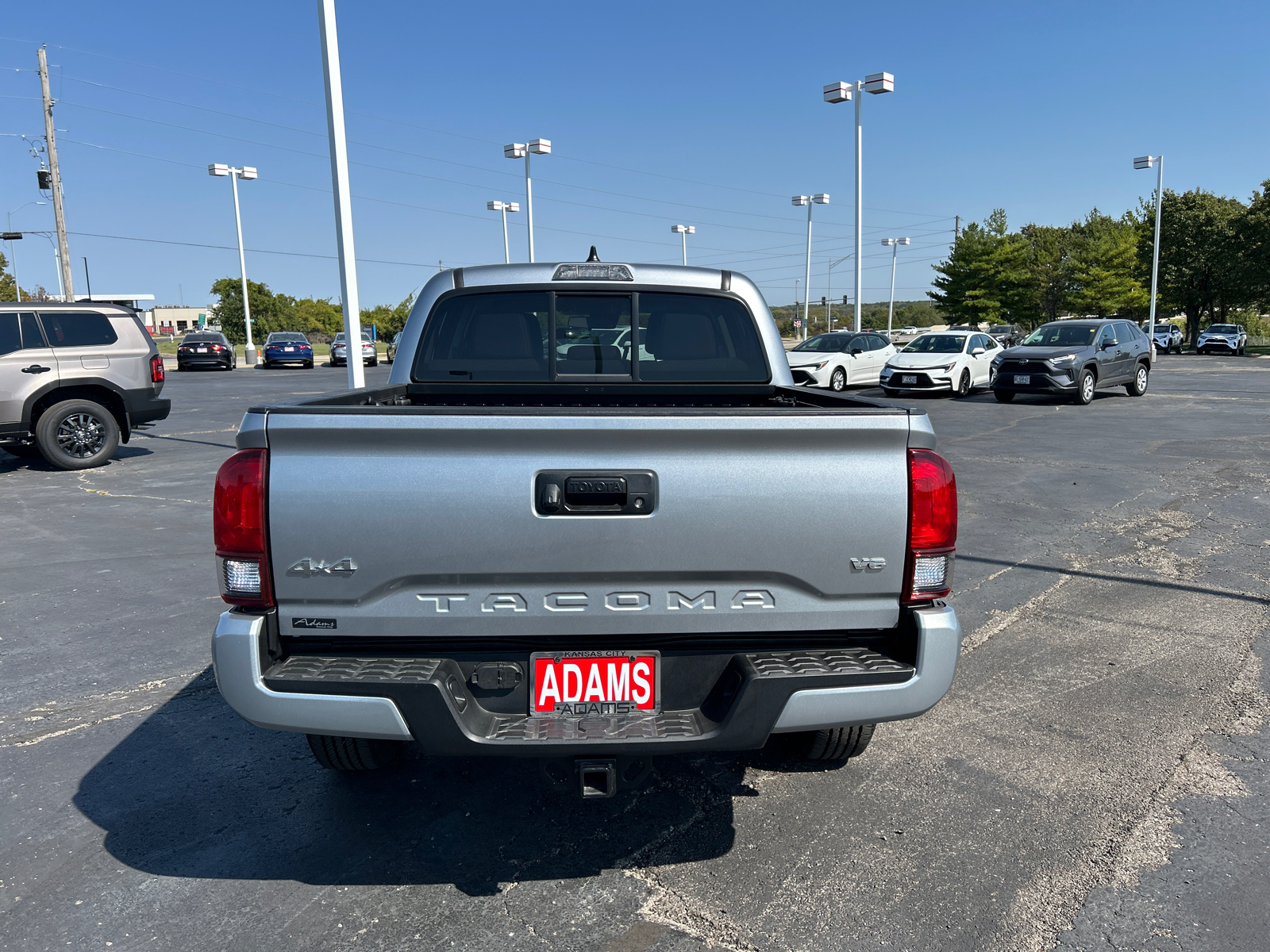 2023 Toyota Tacoma 4WD SR 8