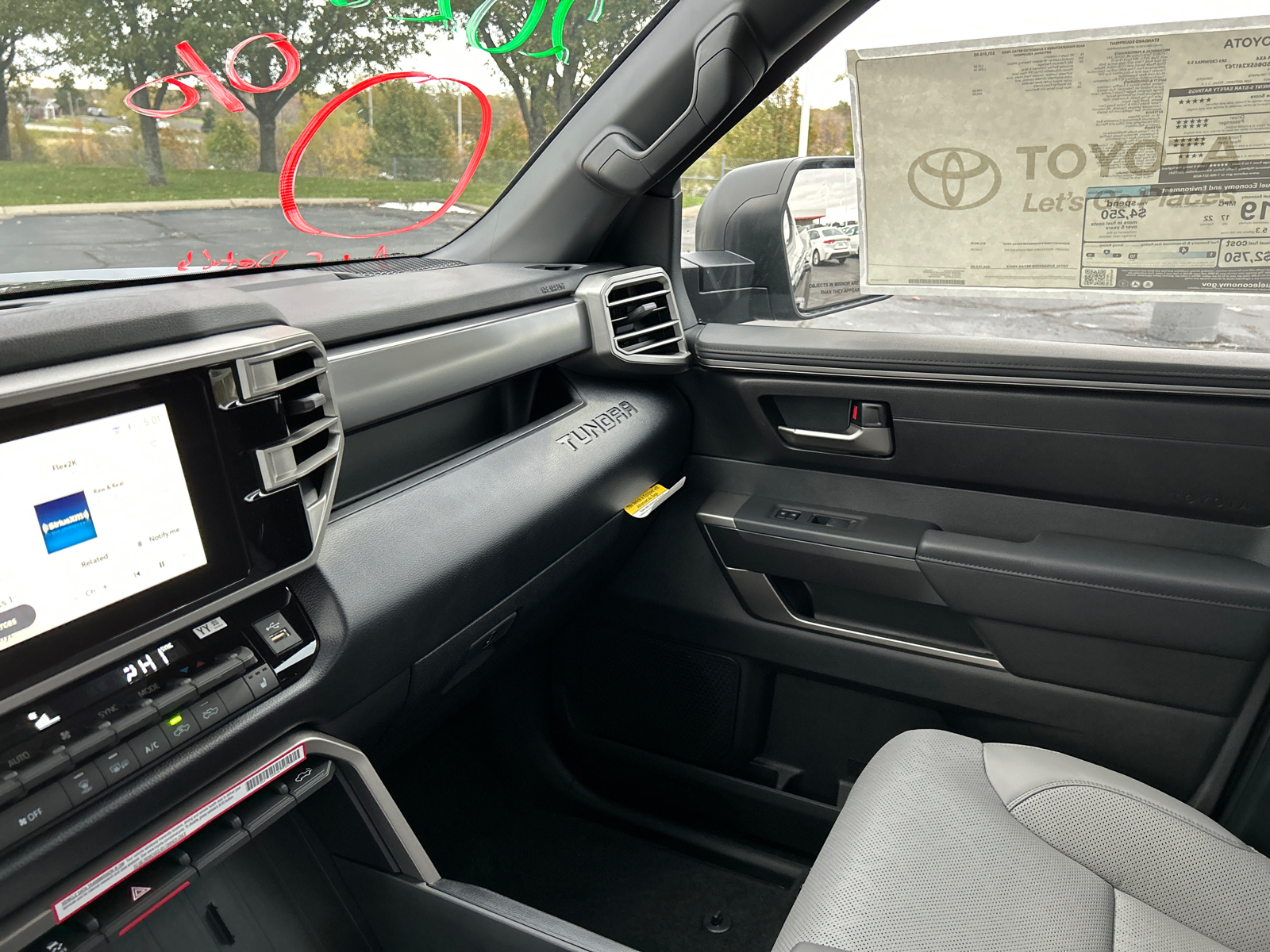 2025 Toyota Tundra 4WD SR5 33