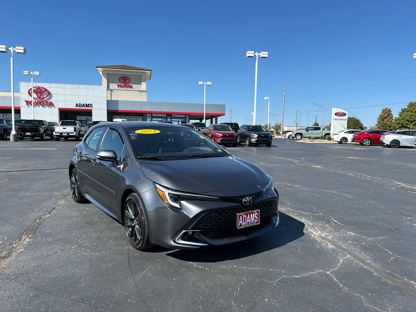 2024 Toyota Corolla Hatchback XSE 2