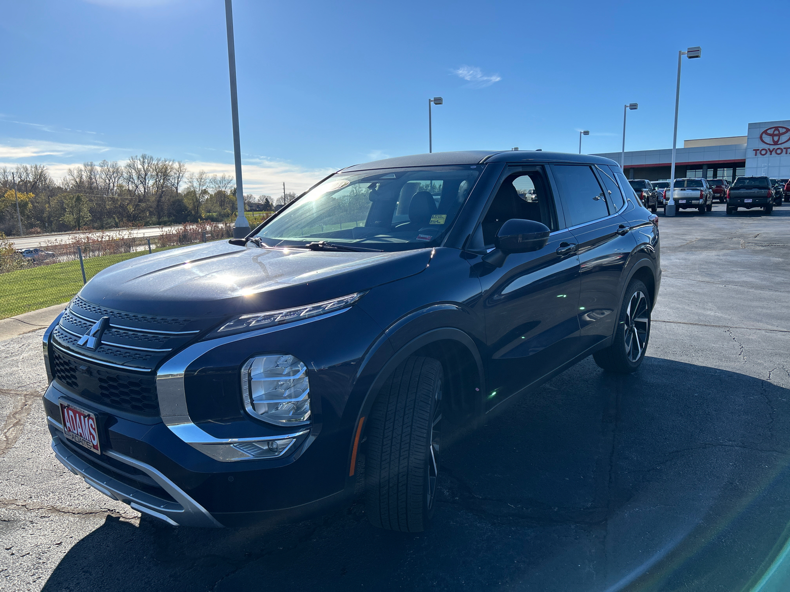 2023 Mitsubishi Outlander SE 4