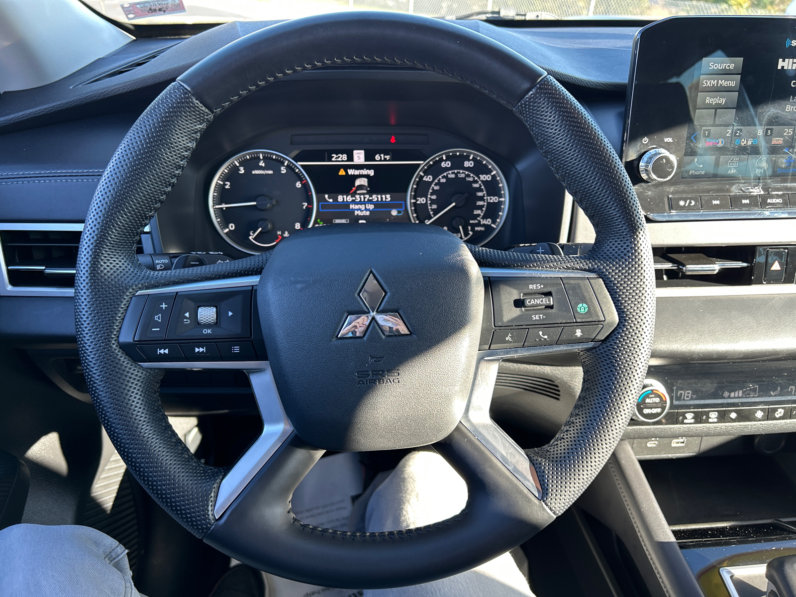 2023 Mitsubishi Outlander SE 23