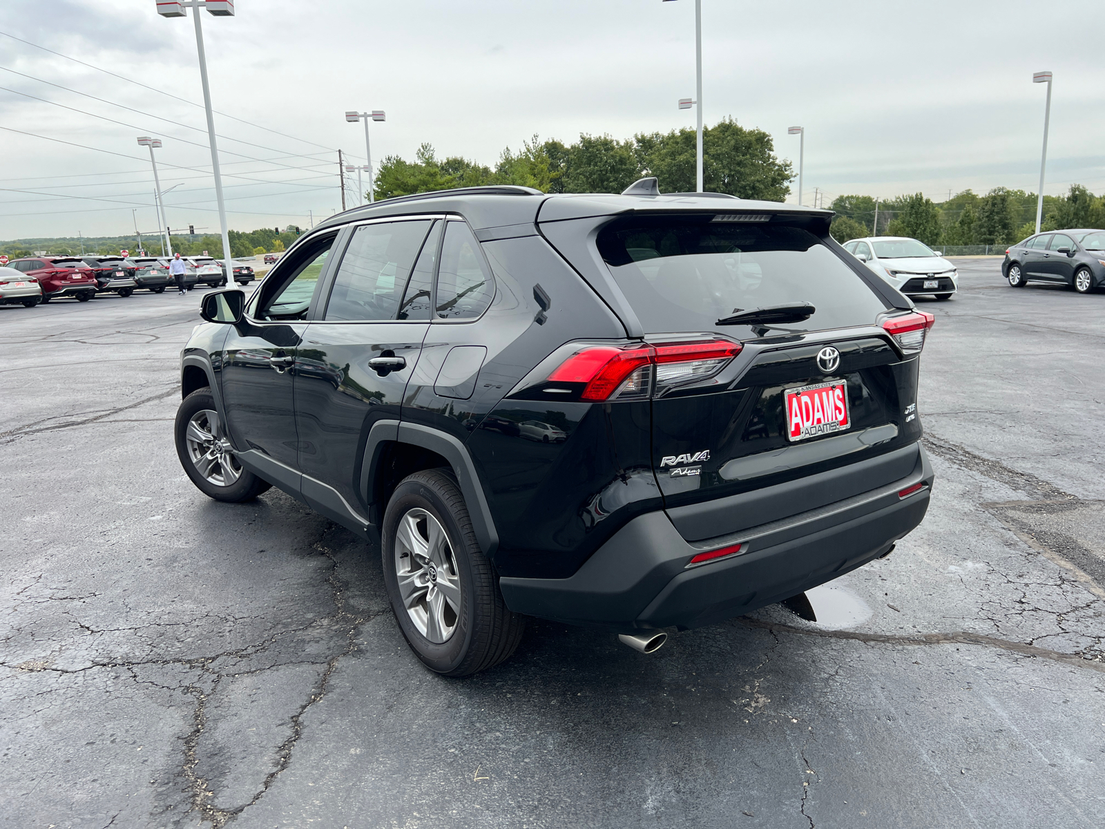 2024 Toyota RAV4 XLE 7