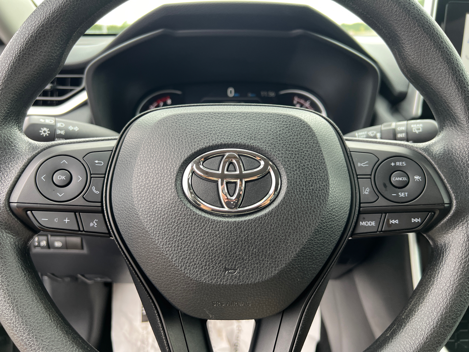 2024 Toyota RAV4 XLE 23