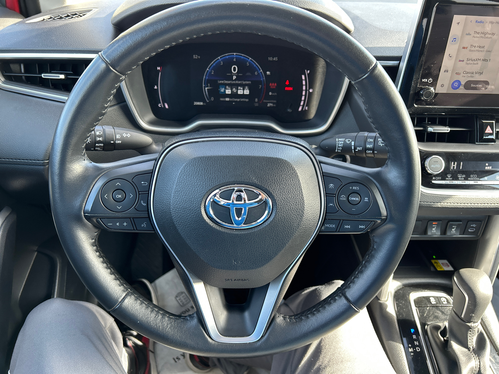 2023 Toyota Corolla Cross XLE 26