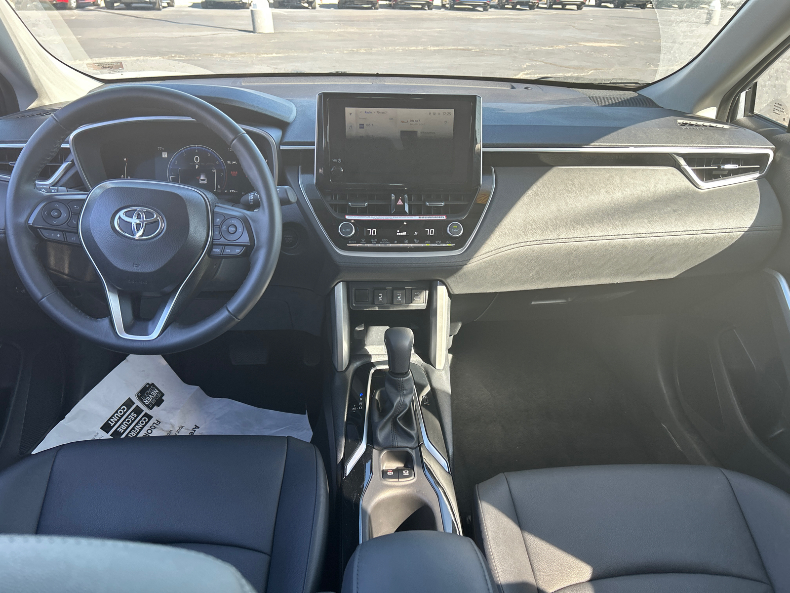 2024 Toyota Corolla Cross XLE 15