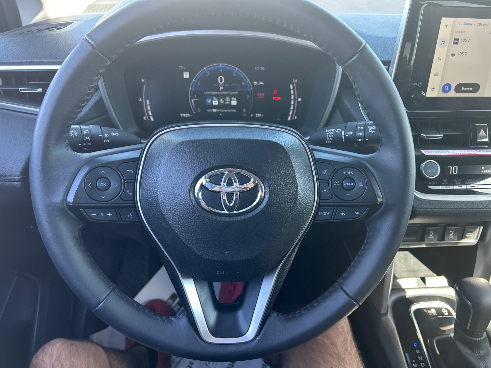 2024 Toyota Corolla Cross XLE 24