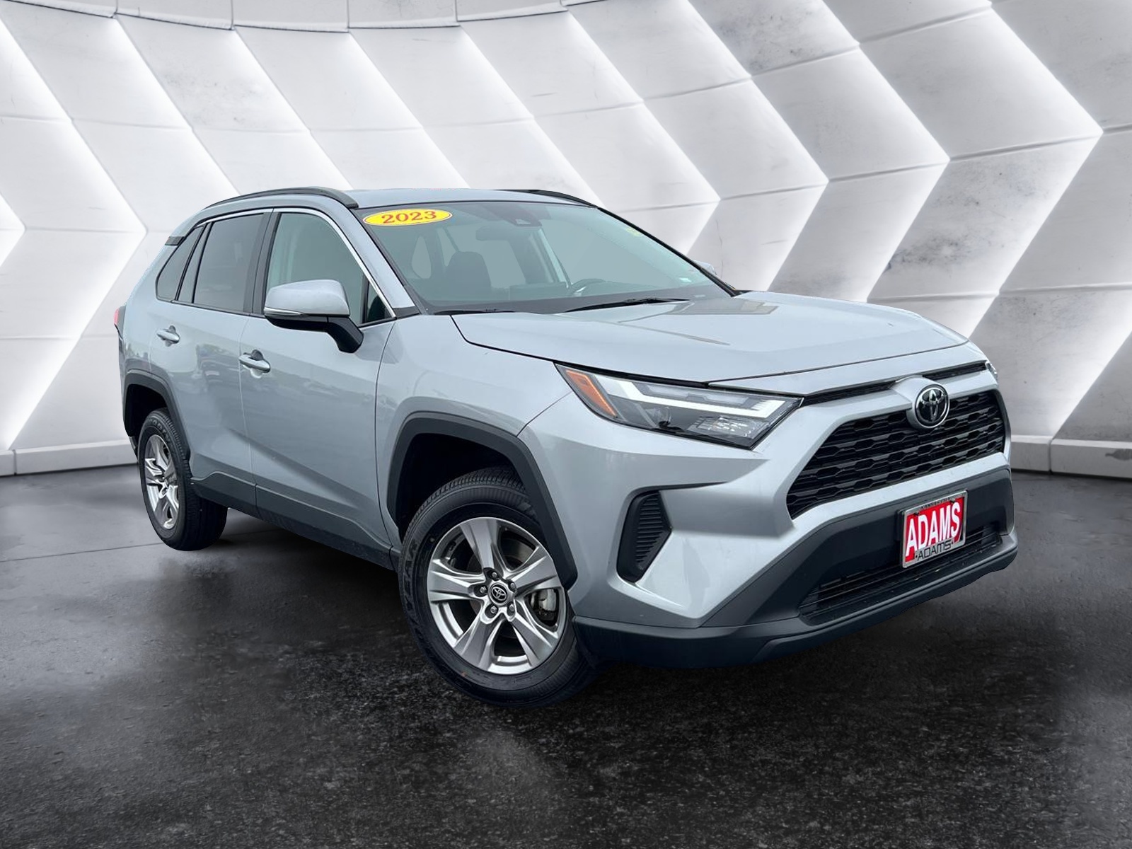 2023 Toyota RAV4 XLE 1