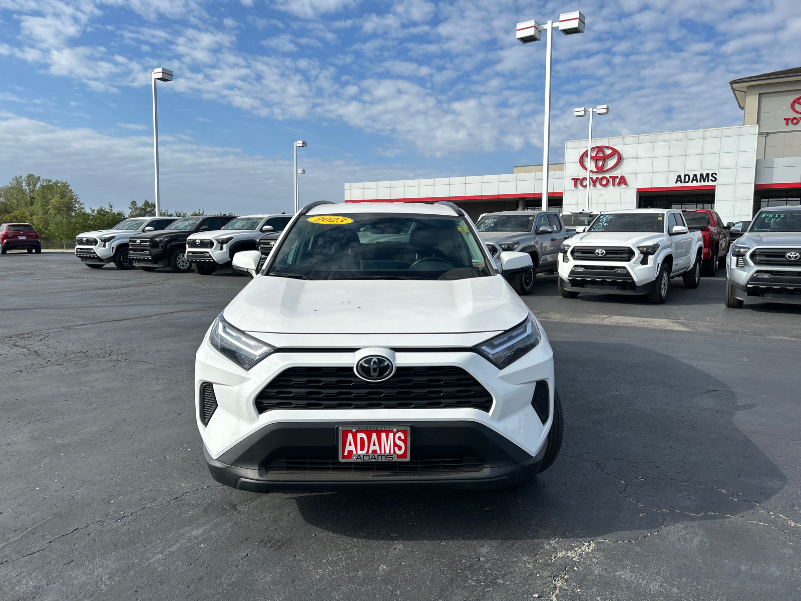 2023 Toyota RAV4 XLE 3