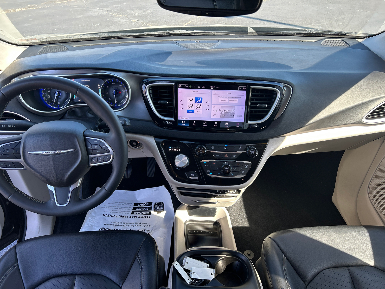 2022 Chrysler Pacifica Touring L 17