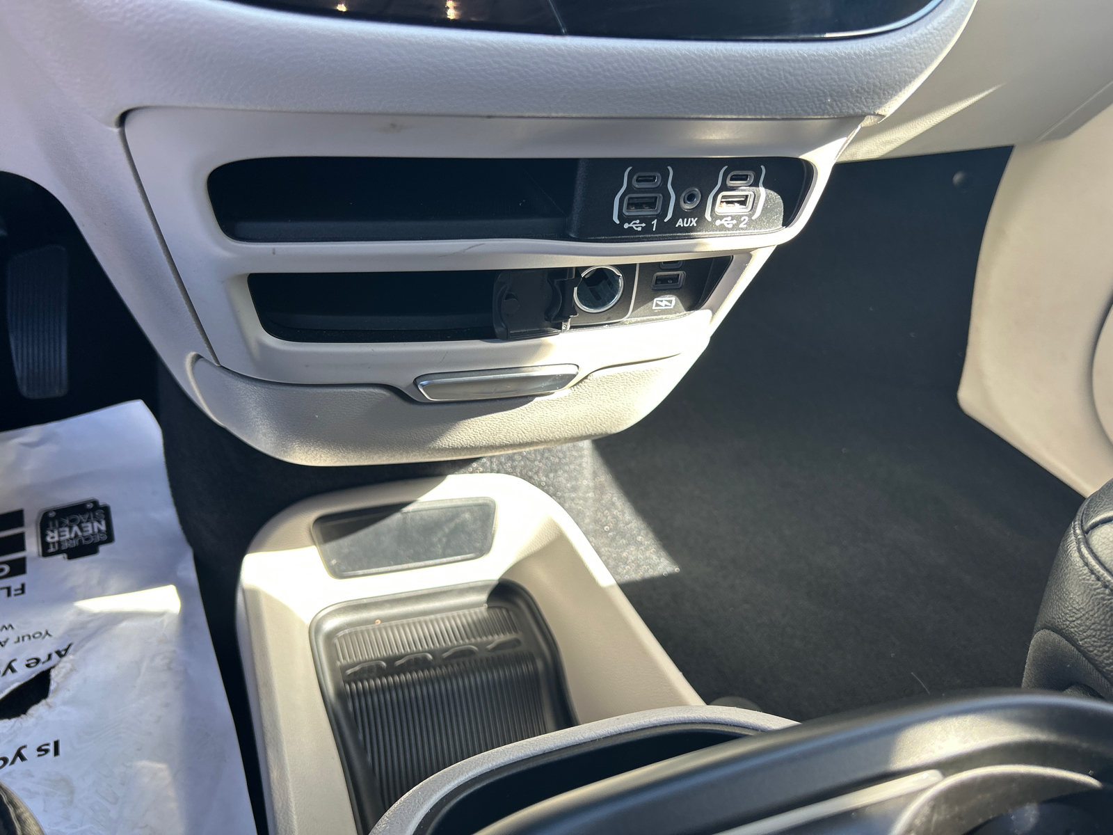 2022 Chrysler Pacifica Touring L 30