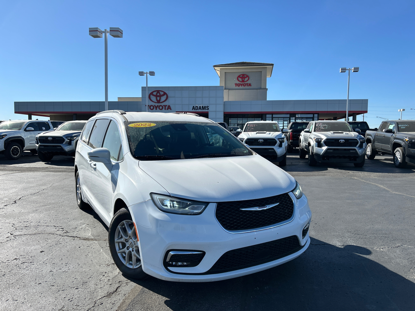 2022 Chrysler Pacifica Touring L 2