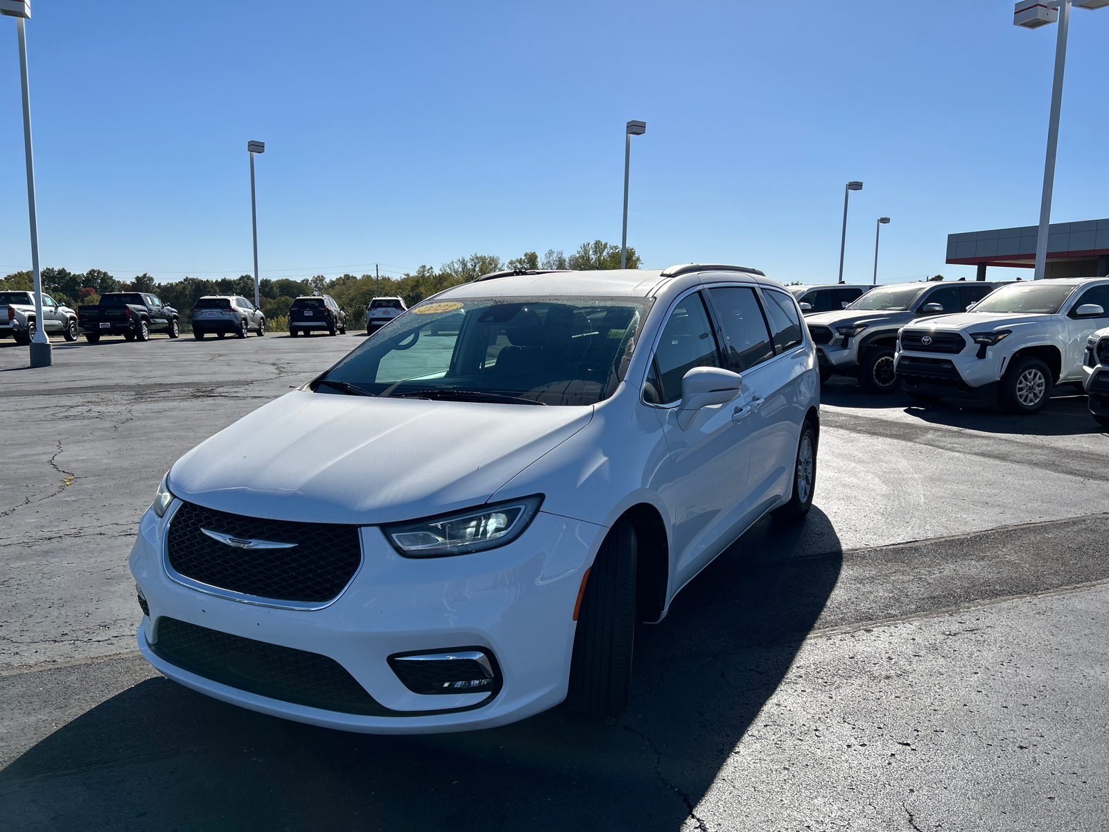 2022 Chrysler Pacifica Touring L 4