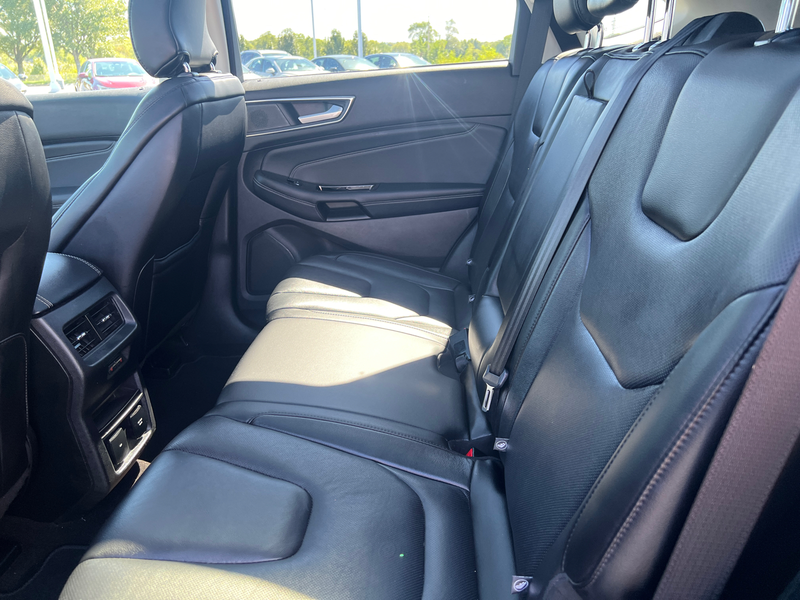 2019 Ford Edge Titanium 11