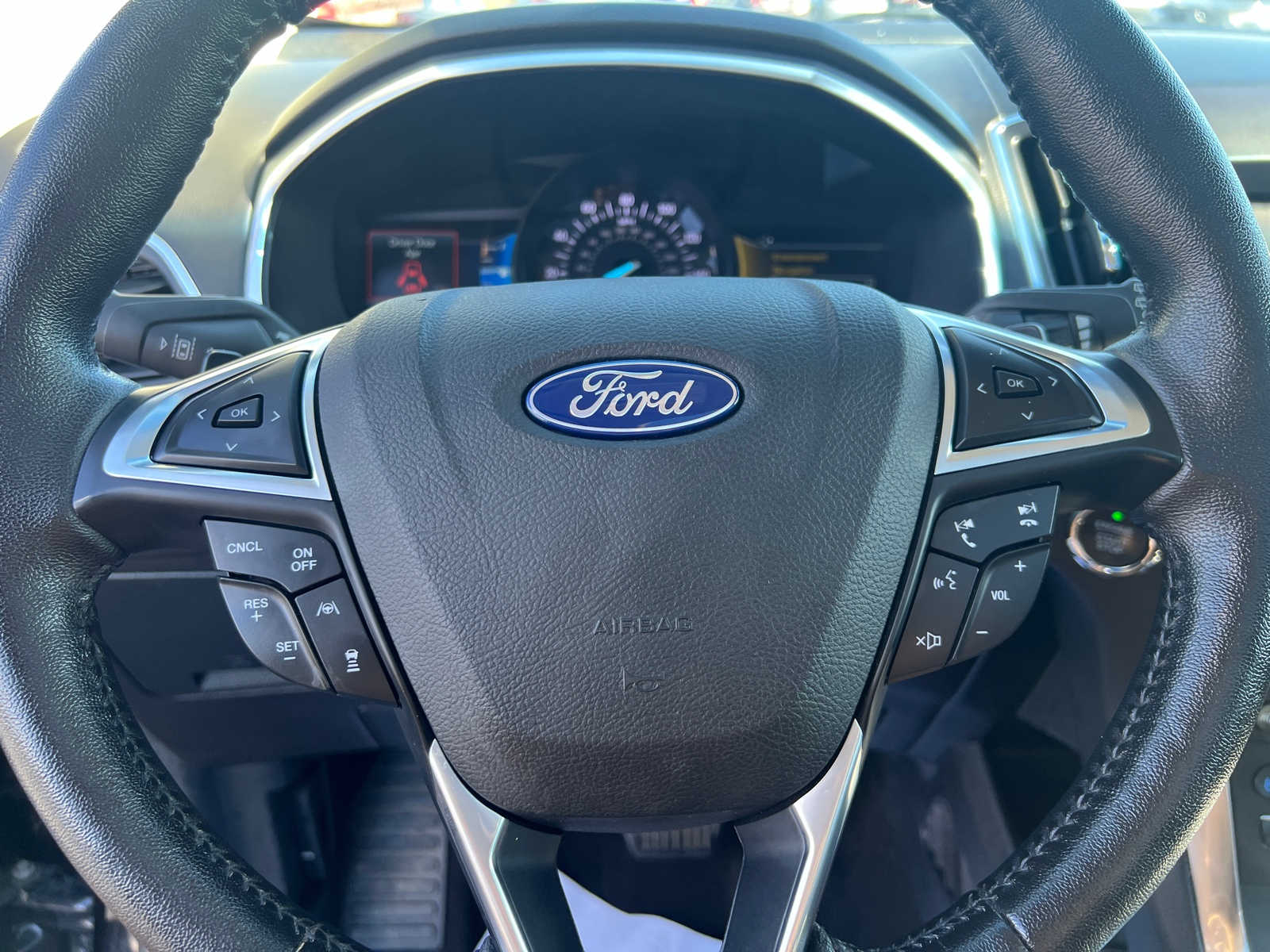 2019 Ford Edge Titanium 24