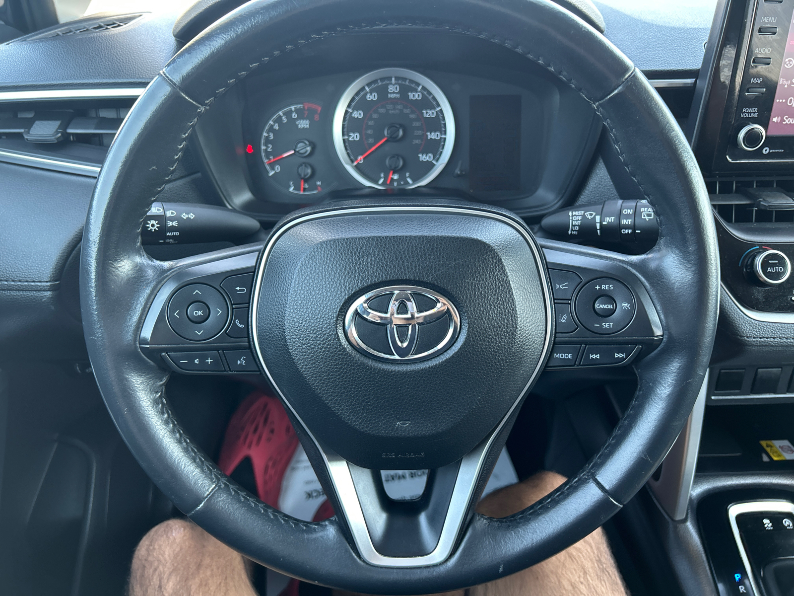 2022 Toyota Corolla Cross LE 24