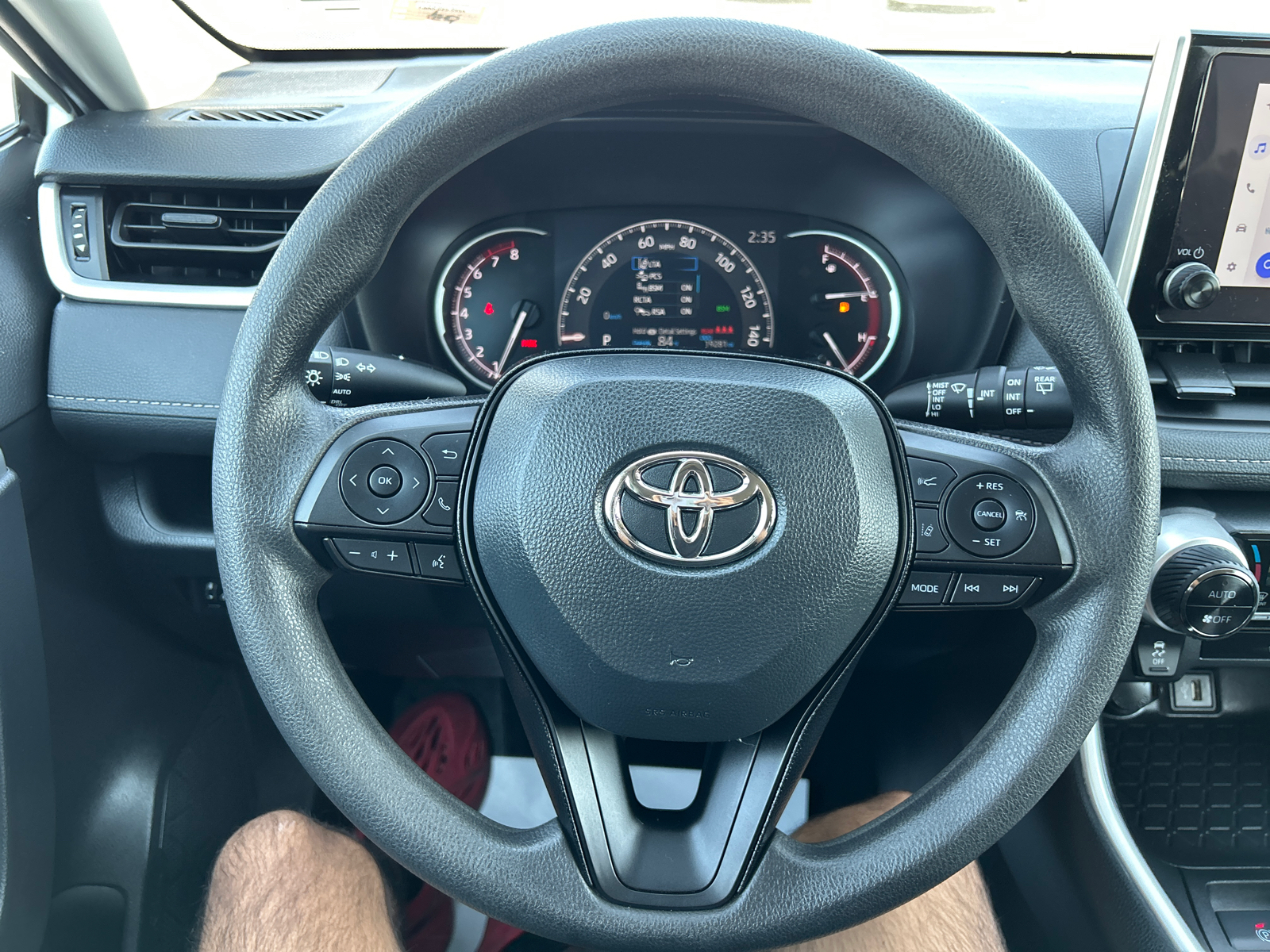 2024 Toyota RAV4 XLE 25