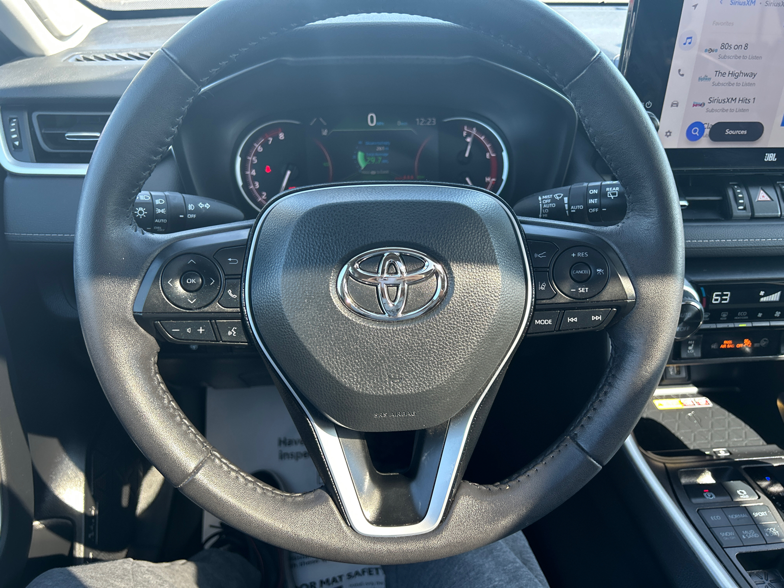 2023 Toyota RAV4 XLE Premium 24