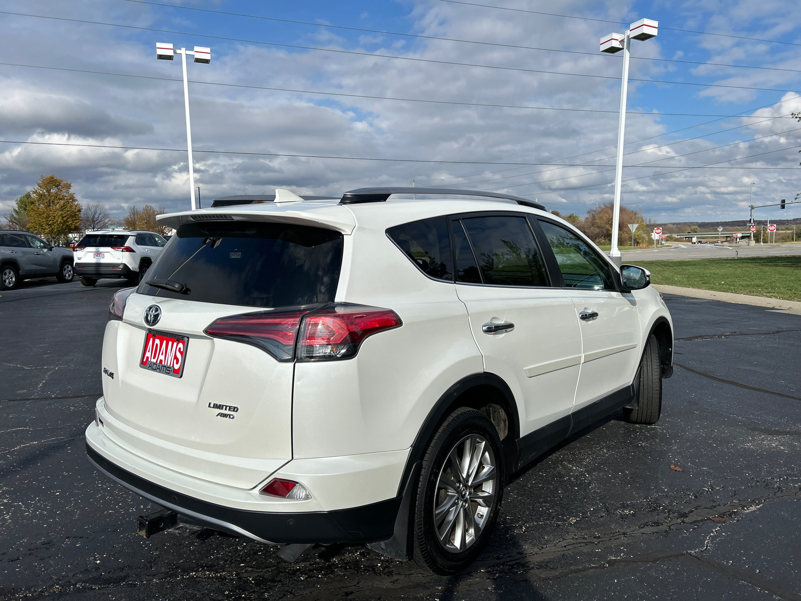 2017 Toyota RAV4 Limited 9