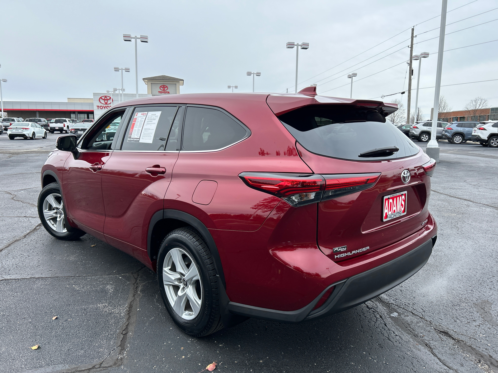 2021 Toyota Highlander LE 7