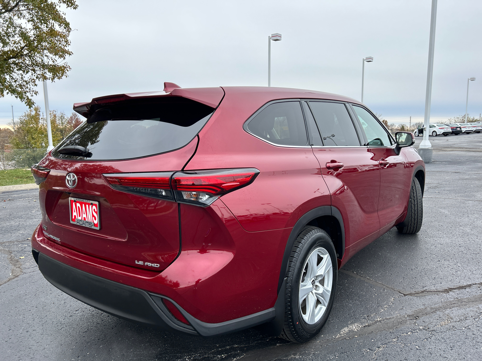 2021 Toyota Highlander LE 9