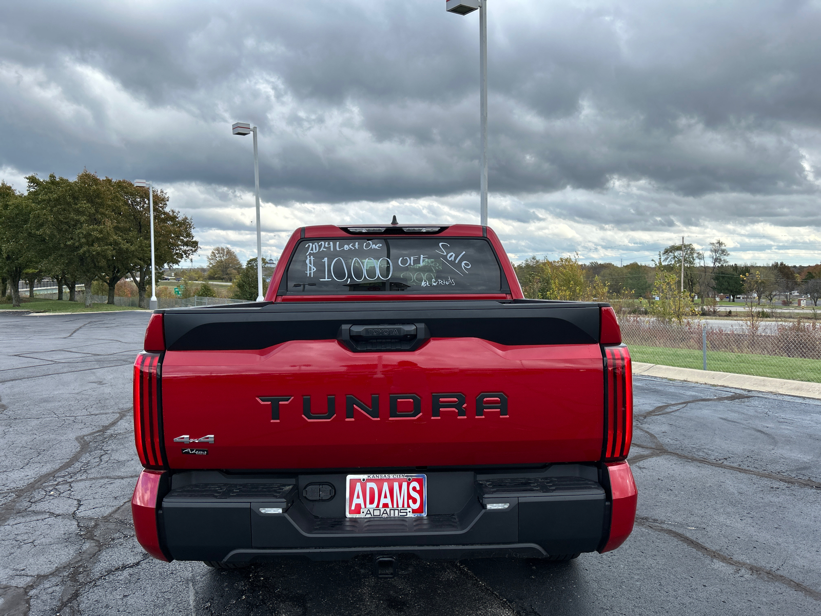 2024 Toyota Tundra 4WD SR5 8