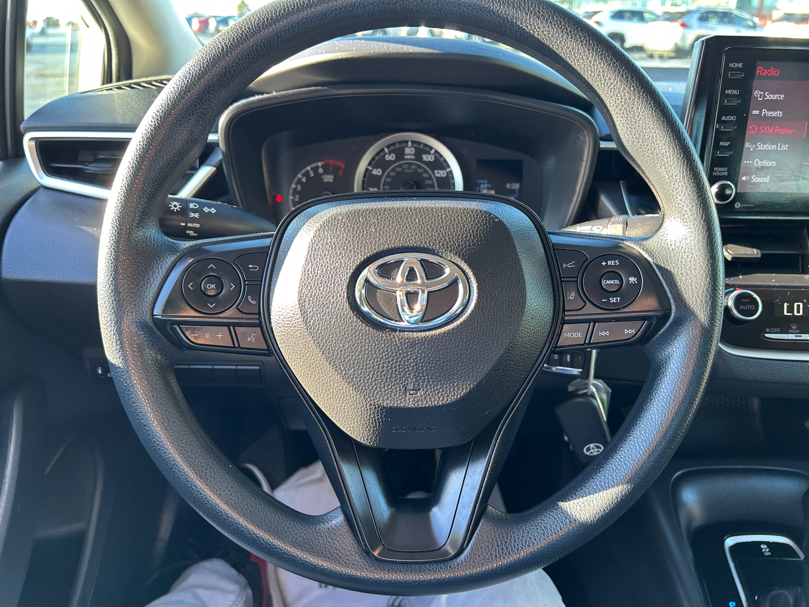 2022 Toyota Corolla LE 24