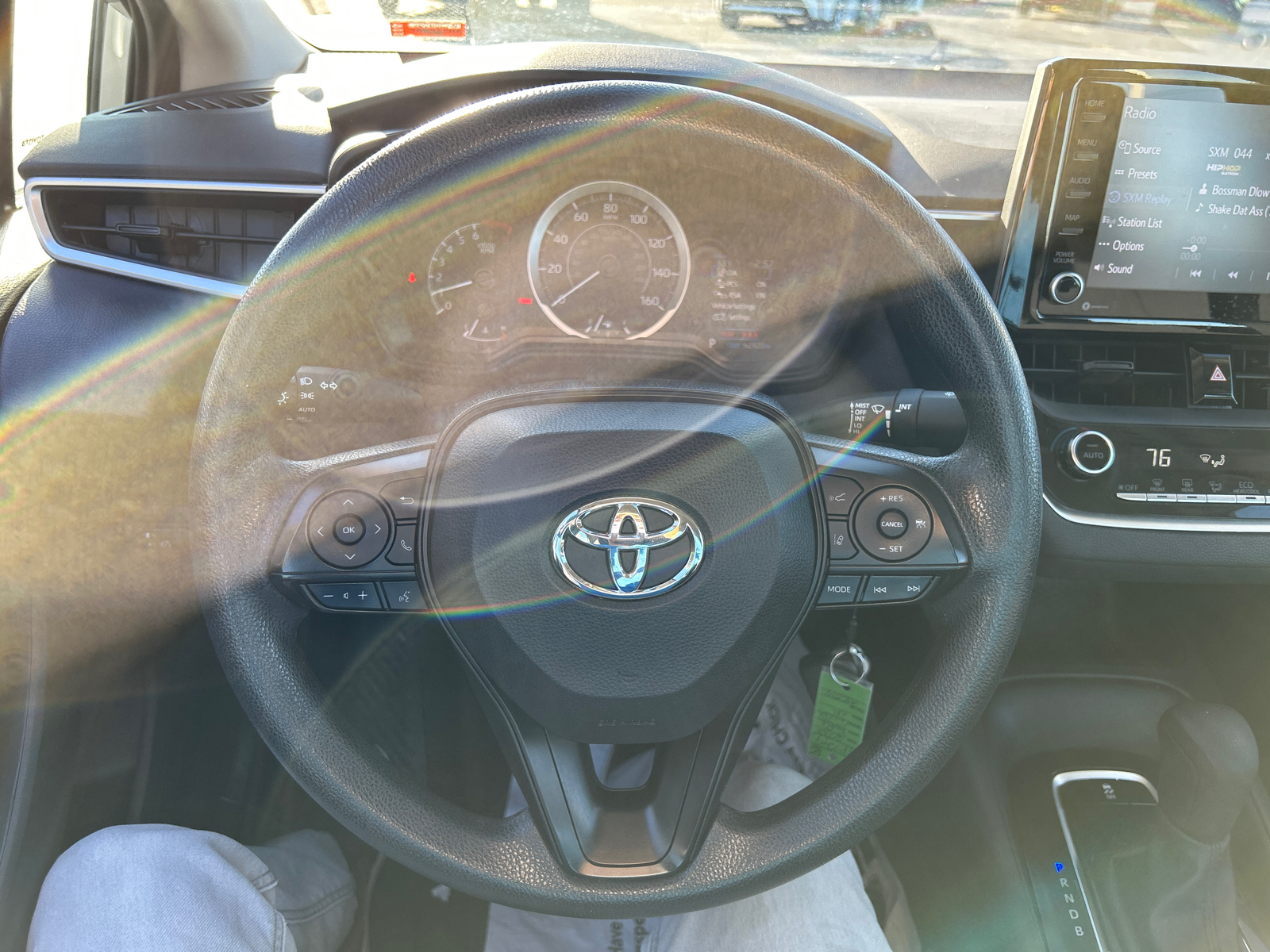 2022 Toyota Corolla LE 24