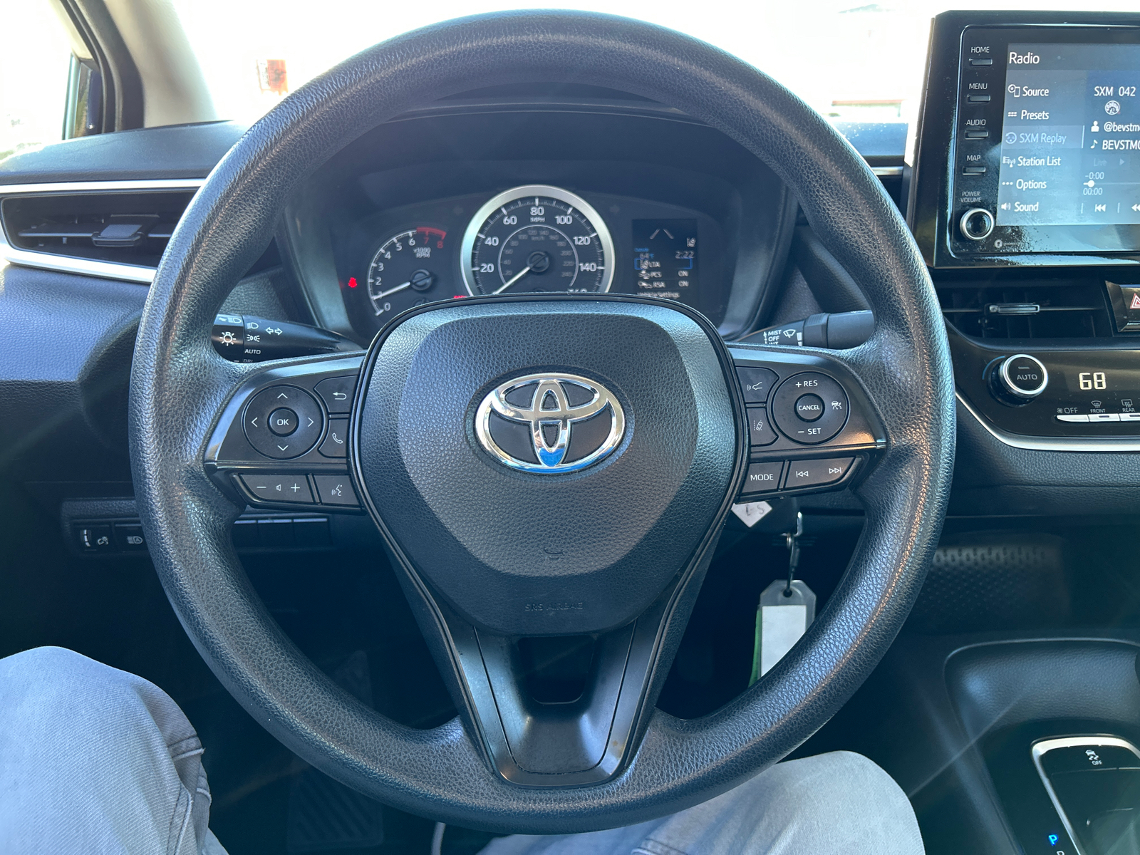 2022 Toyota Corolla LE 24