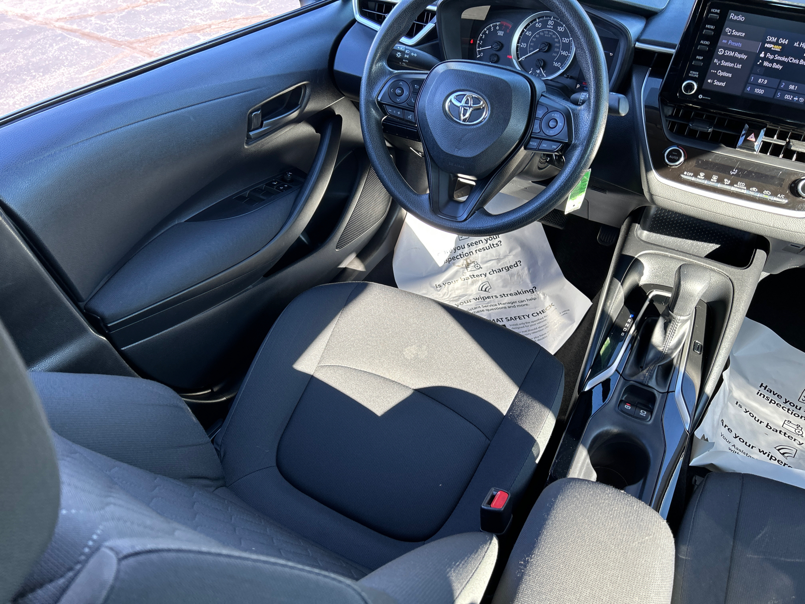 2022 Toyota Corolla LE 18