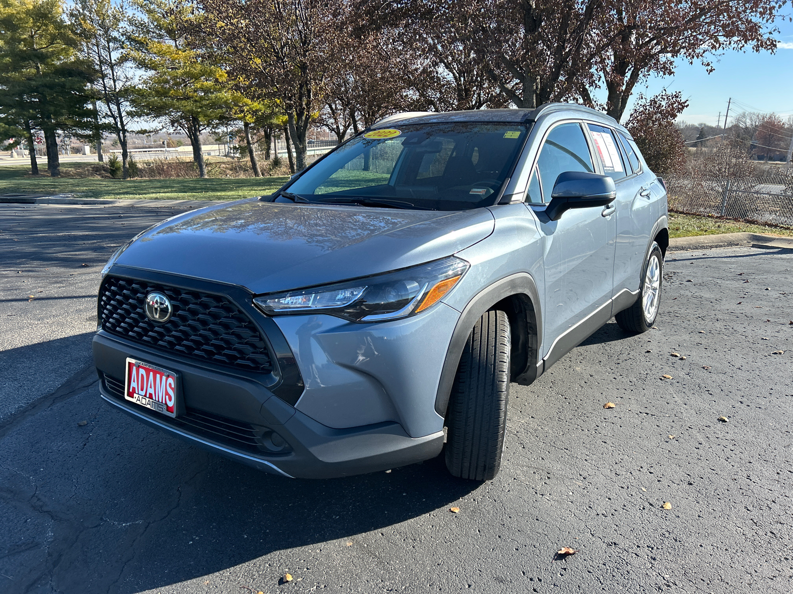 2022 Toyota Corolla Cross LE 4