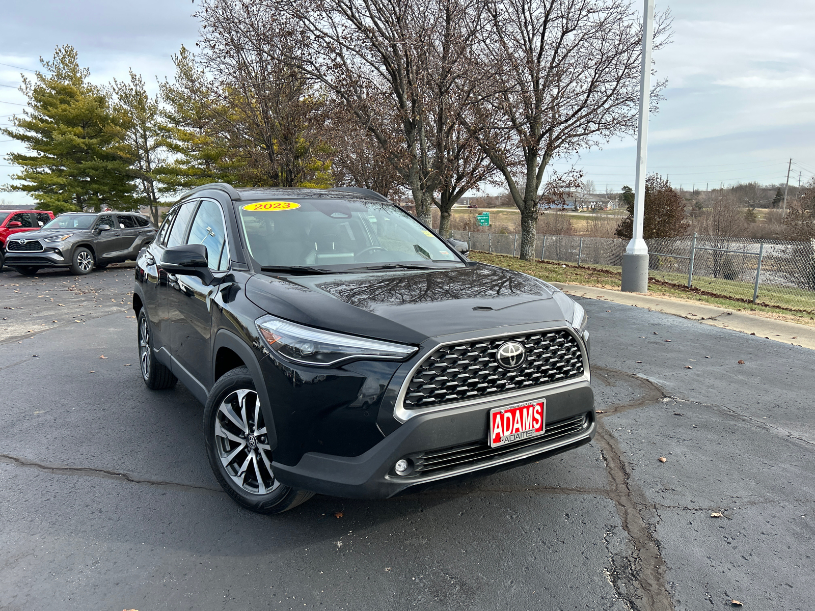 2023 Toyota Corolla Cross XLE 2