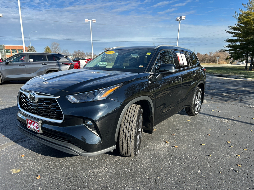 2022 Toyota Highlander XLE 4